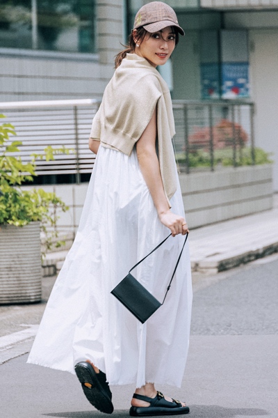 ワンピース×カーディガンの夏コーデ｜おしゃれに今っぽく合わせる