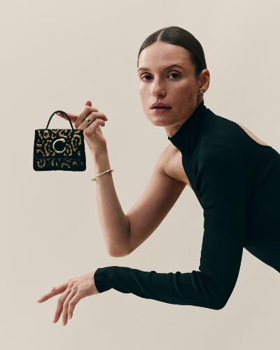 カルティエ｜ビーズやラメ糸がきらめく、美しい刺繍を纏ったアイコン