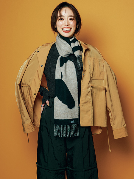エルメスの「名品カシミアマフラー」を冬コーデに取り入れて！大切な人