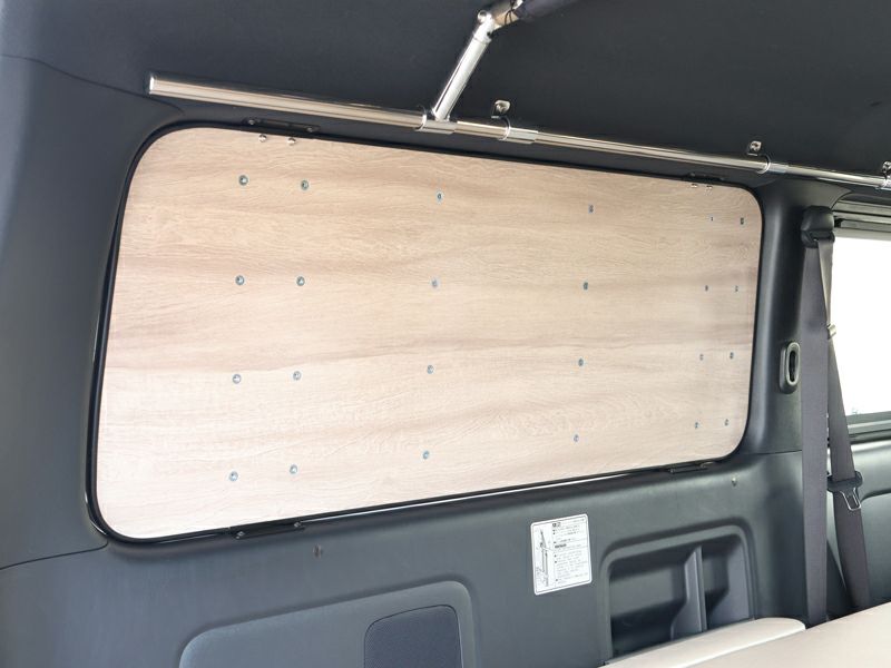 200系ハイエース ES TXウィンドウパネル（ナット有） 左右セット