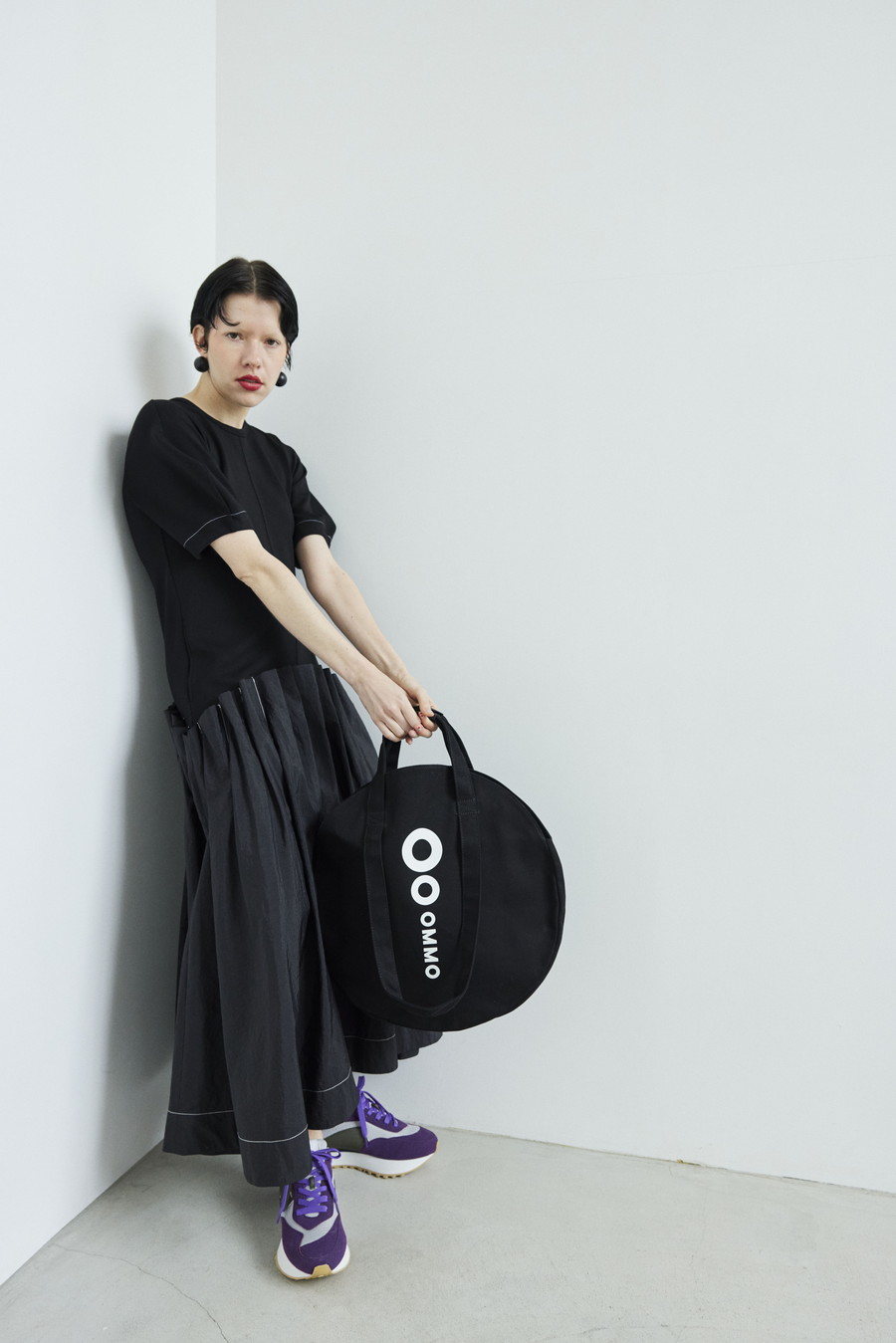 OMMO ONLINE STORE / LOGO CIRCLE TOTE