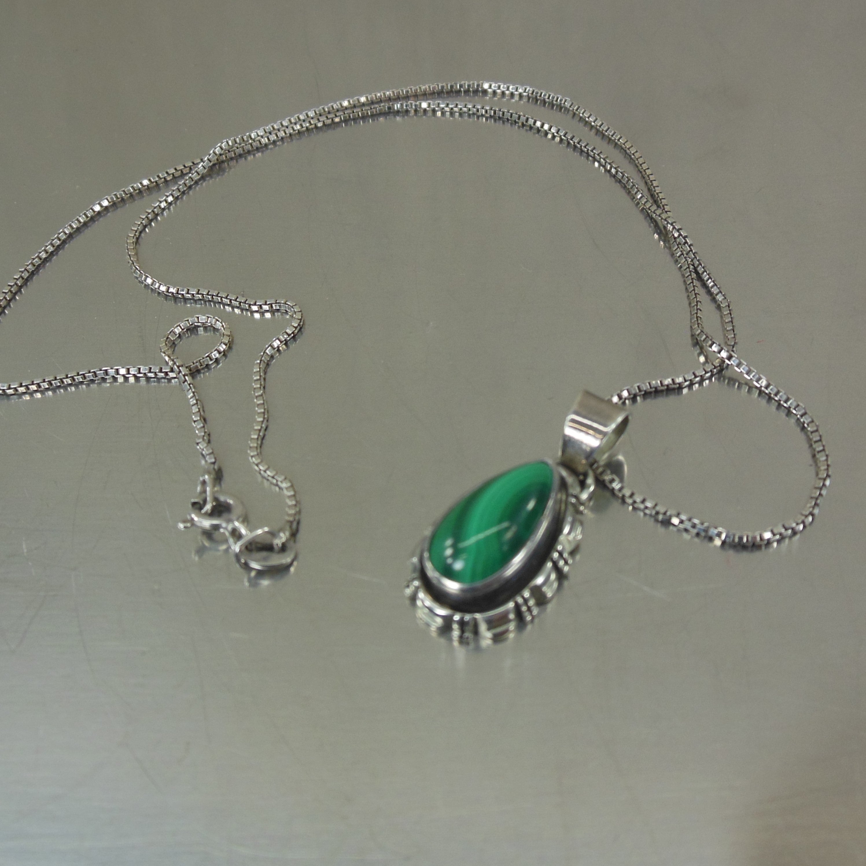 Leslie Yazzie Navajo Sterling Silver Malachite Pendant Necklace