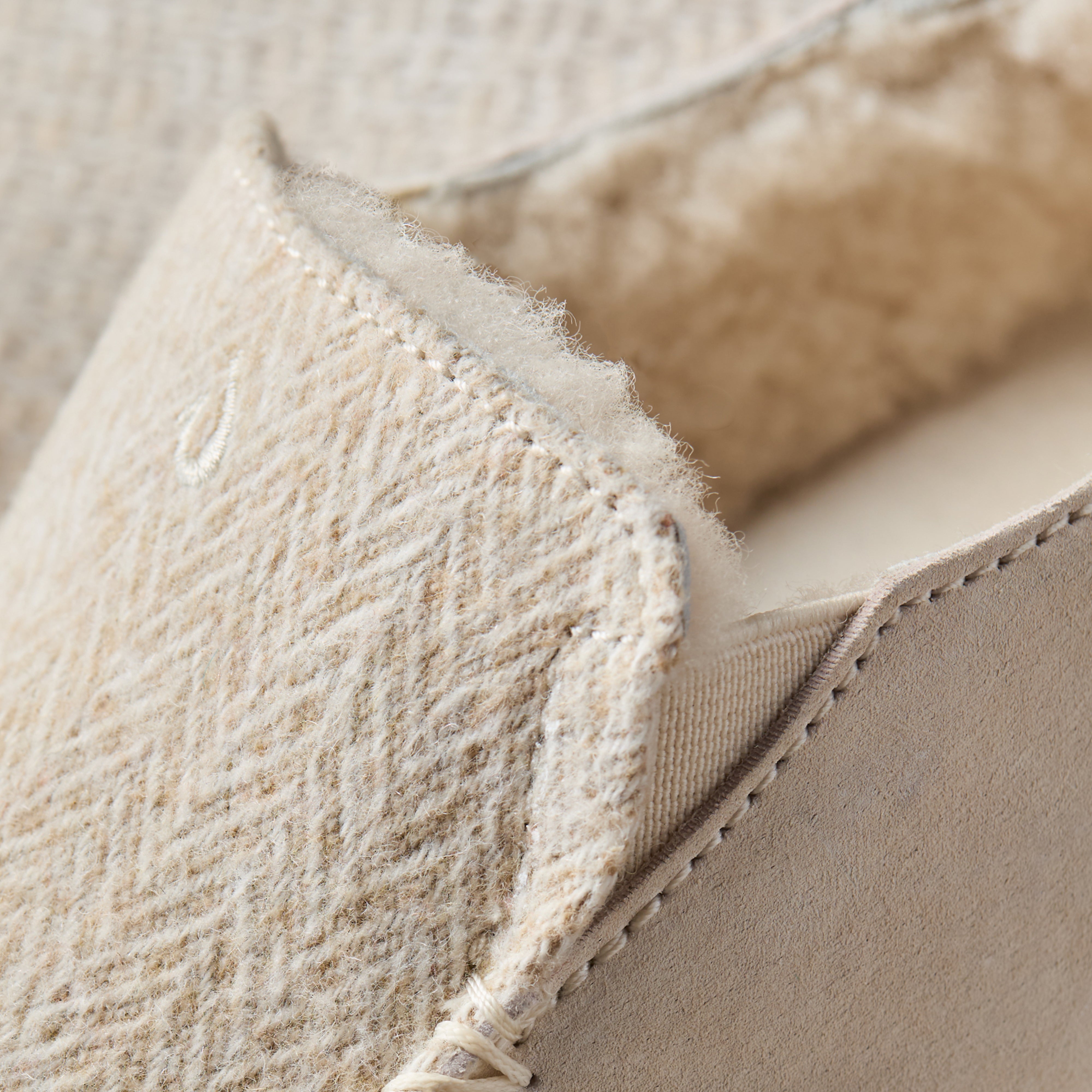 Nohea Slipper - Kapa Stripe / Puka | OluKai