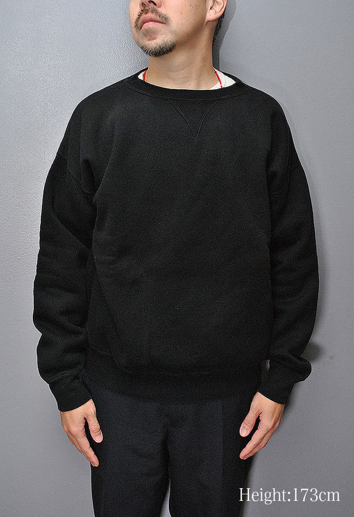 AURALEE × 5525gallery CREW NECK SWEATSHIRT