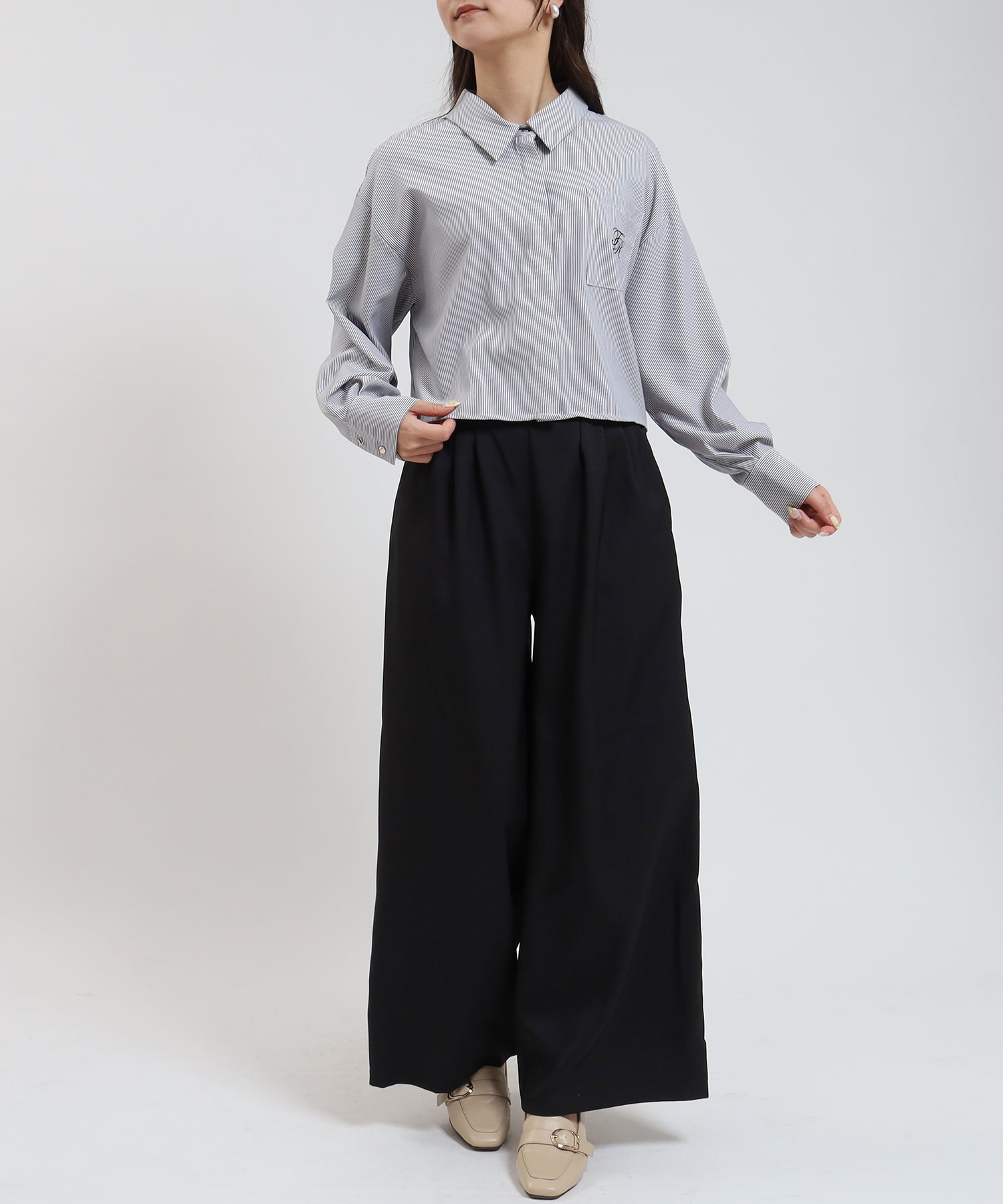 タックワイドパンツ