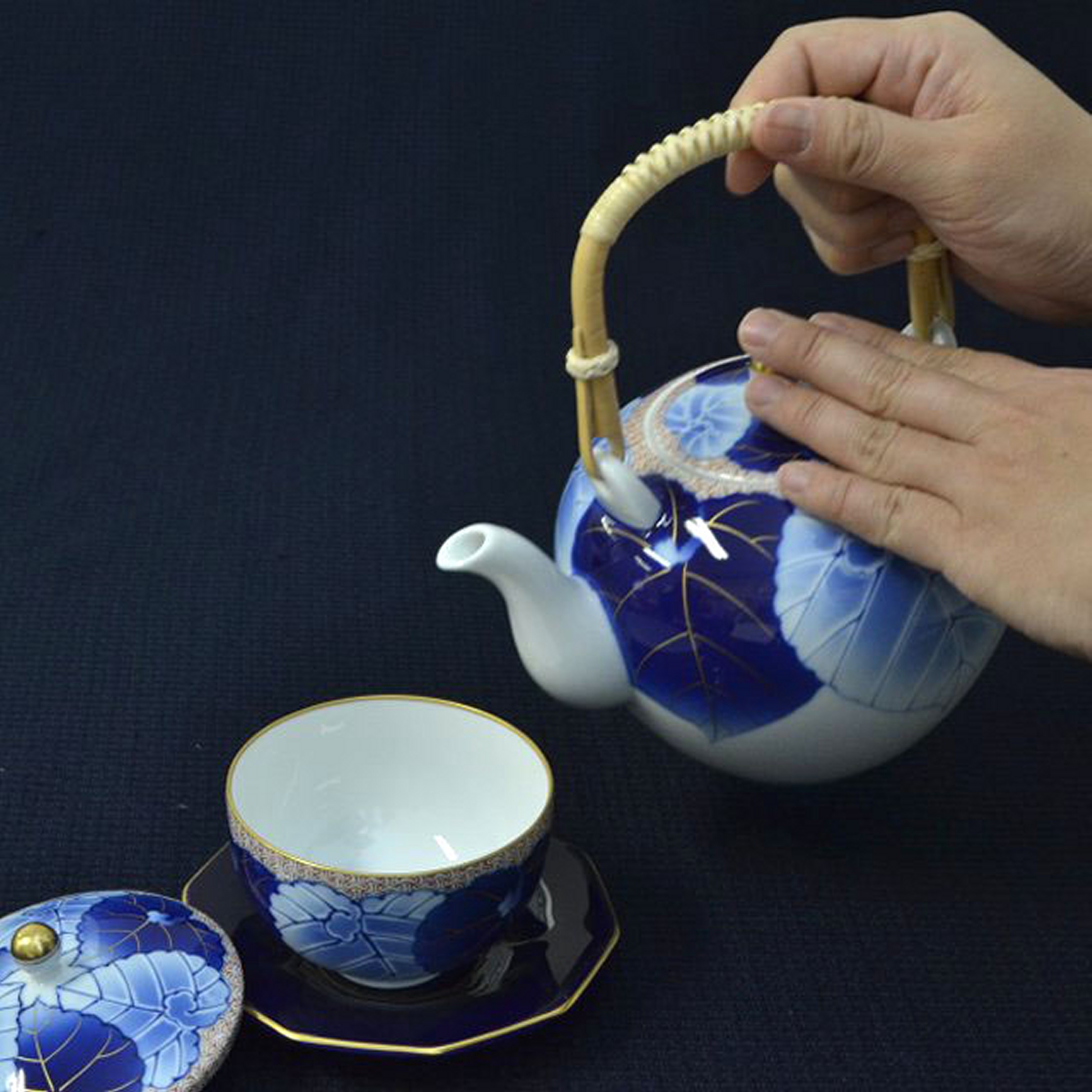愁海棠）高級茶器セット（急須・湯のみセット）|有田焼の老舗-香蘭社