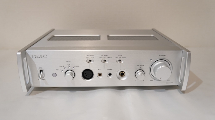 Accuphase アキュフェーズ E-380 プリメインアンプ｜CAVIN 大阪屋 札幌