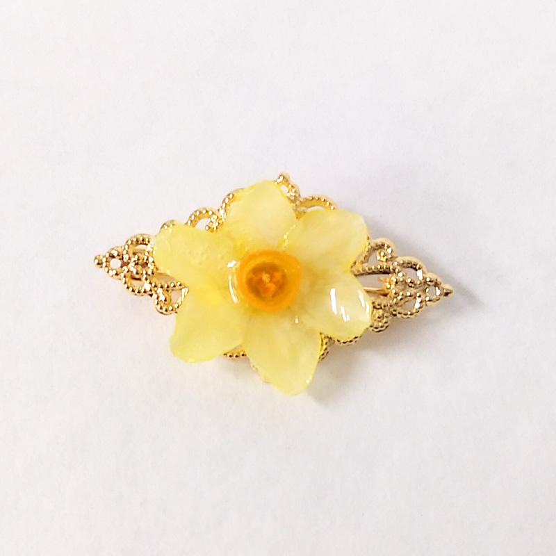 水仙ブローチ スカシひし形ゴールド | オーナメントA