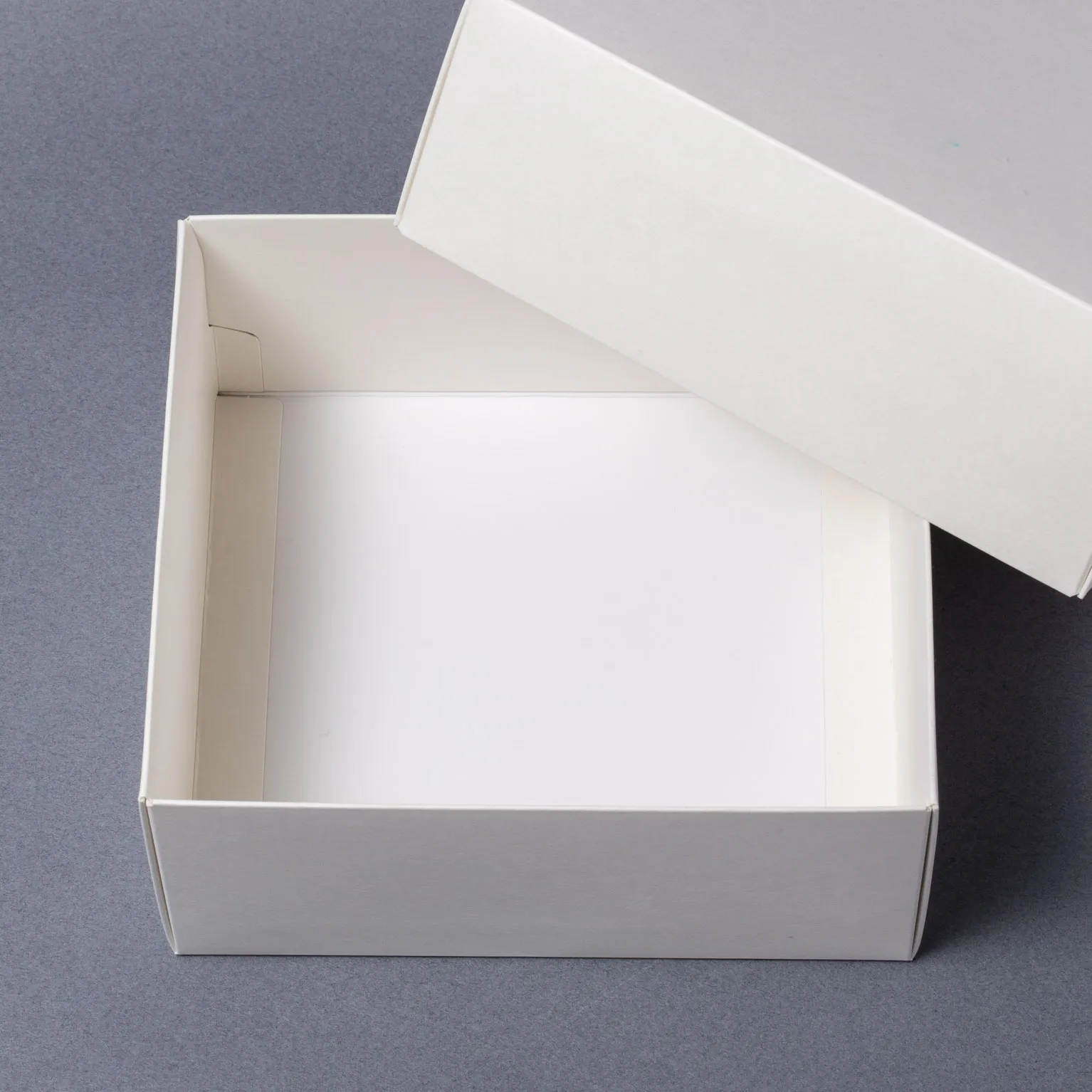 Nギフト70 オフホワイト M (150×135×70) 100個 : ギフト箱 | スモール