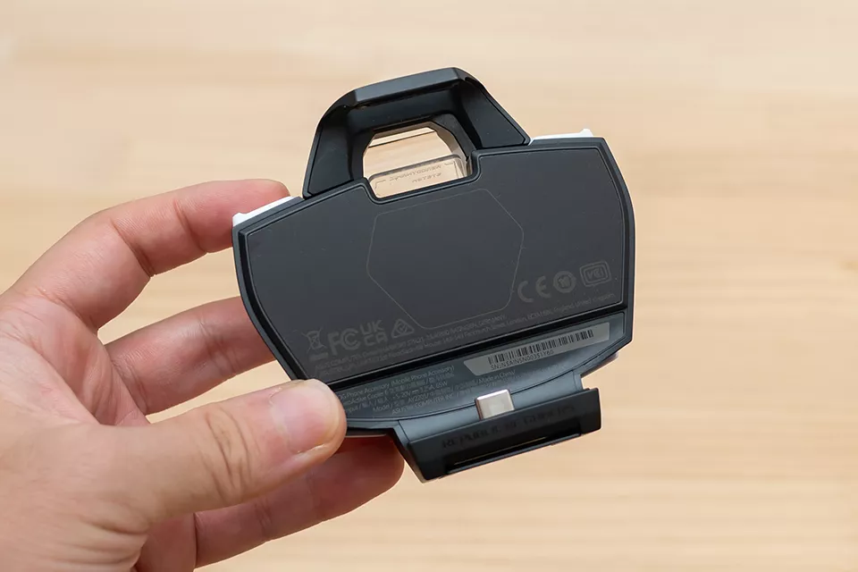 ROG Phone 6：冷却ユニットAeroActive Cooler 6と専用コントローラー