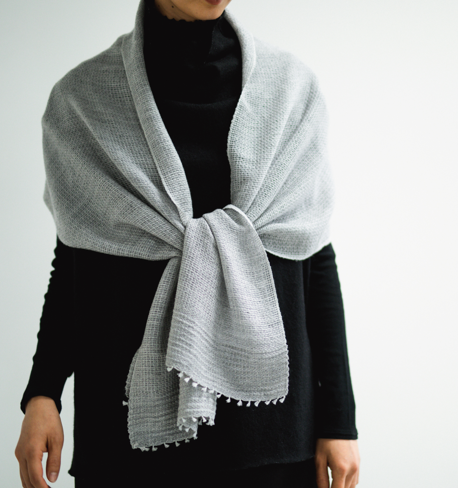 MOJIRIウールマフラー ライトグレー | 【公式】工房織座オンラインショップ