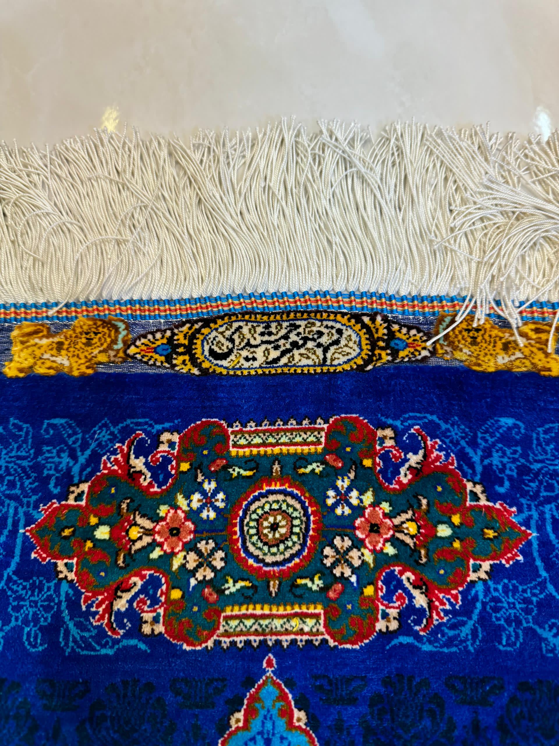 高級ペルシャ絨毯クム産シルク100％ ジャムシディ工房 91×59cm（FN