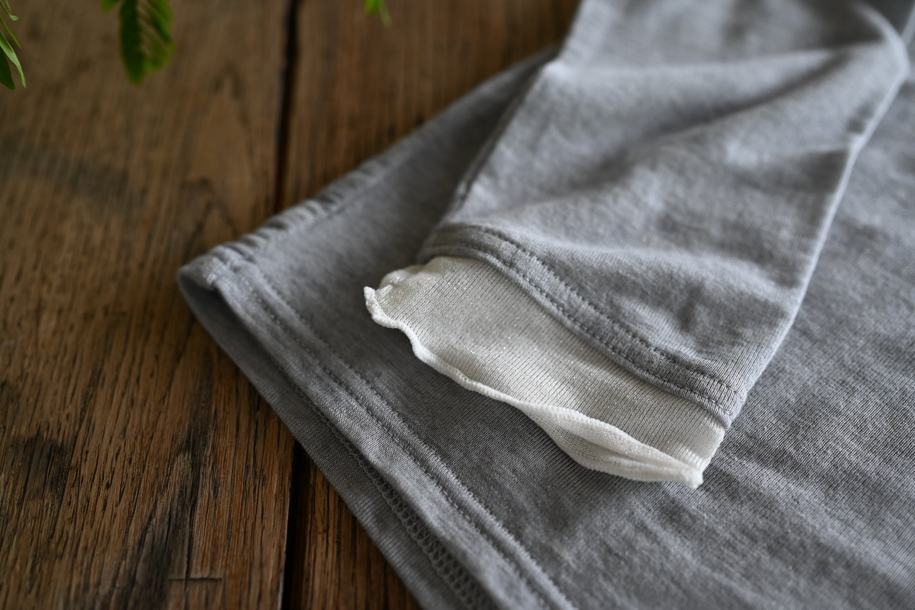 とろけるような肌触り、重ね着風カットソー – OURHOME