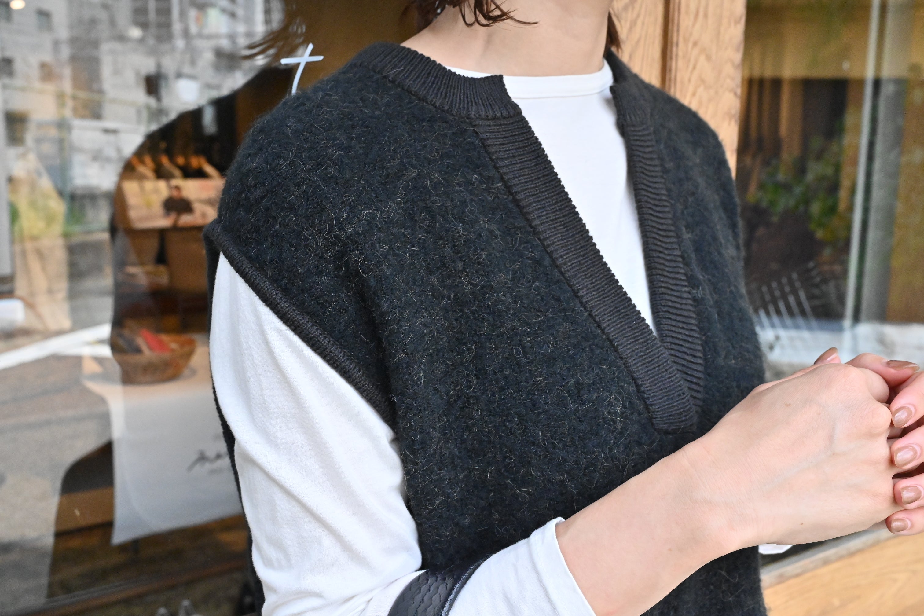 アルパカ混の洗えるニットベスト – OURHOME