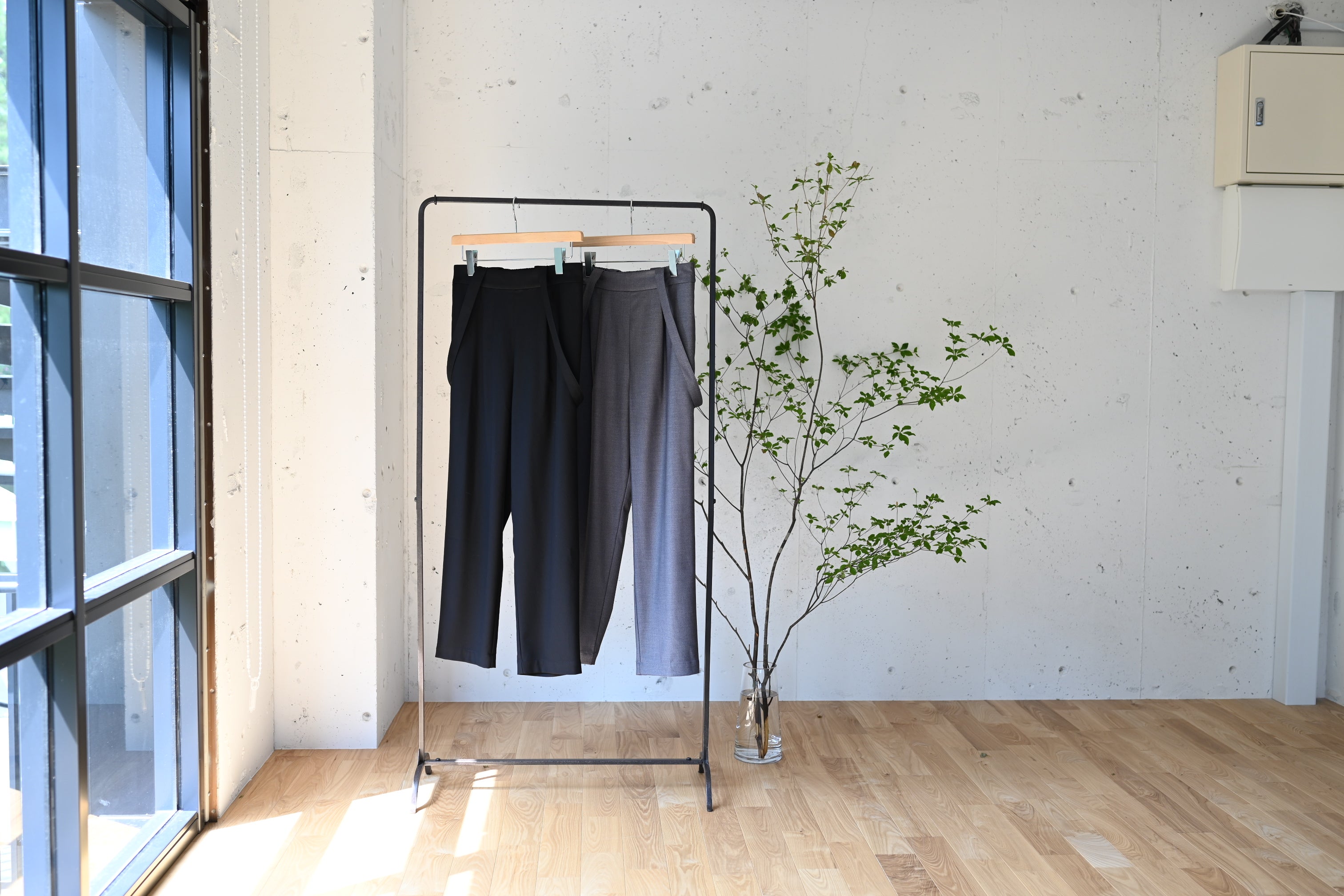 きれいめ素材の2wayサロペット – OURHOME