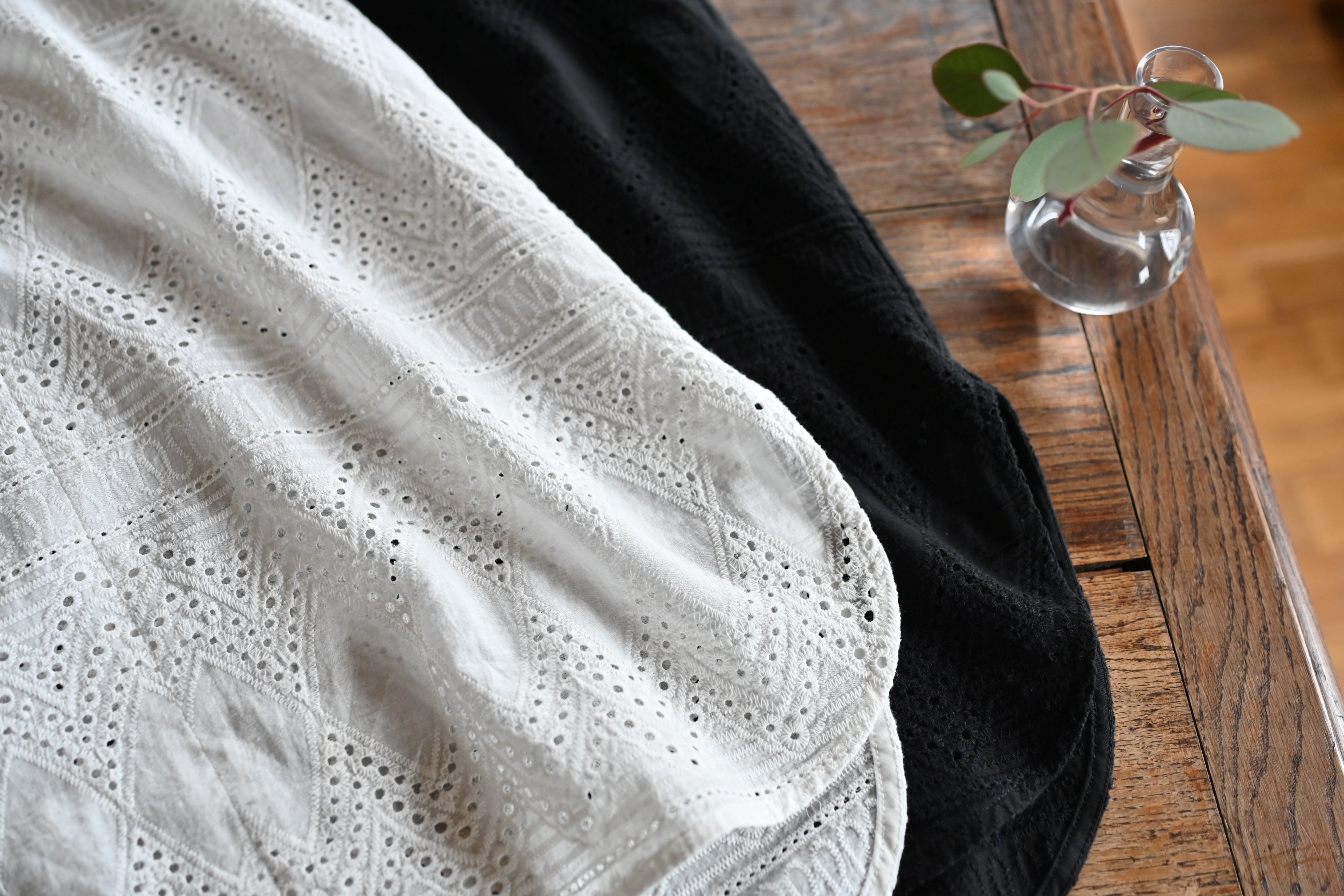 スカラップレースの長め丈ブラウス – OURHOME