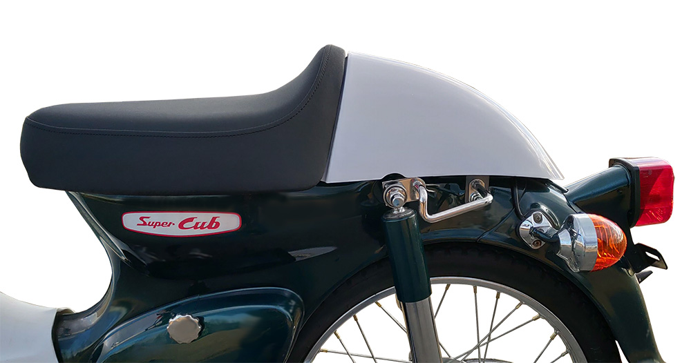 アウトスタンディングモーターサイクル｜カブラタイプシート & テール