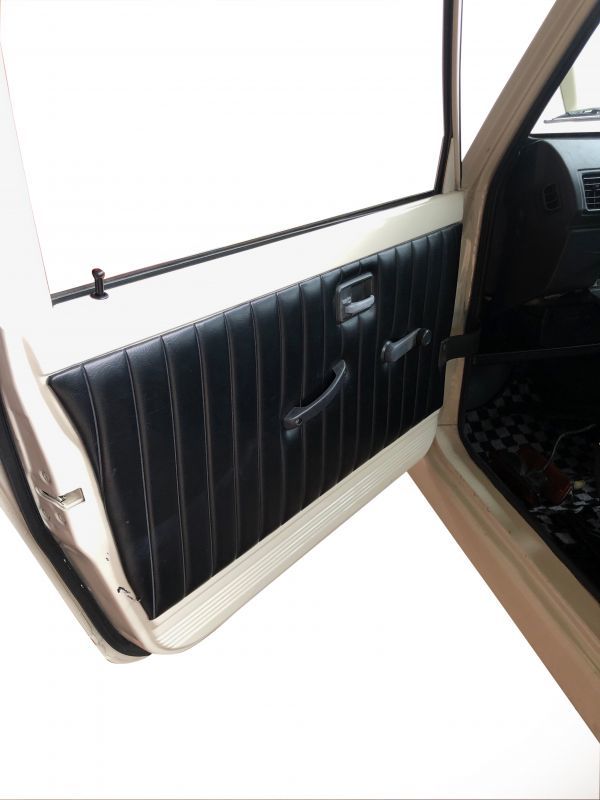 徳島 の ジムニー専門店 スズキコンプリート販売徳島 アウトクラスカーズ