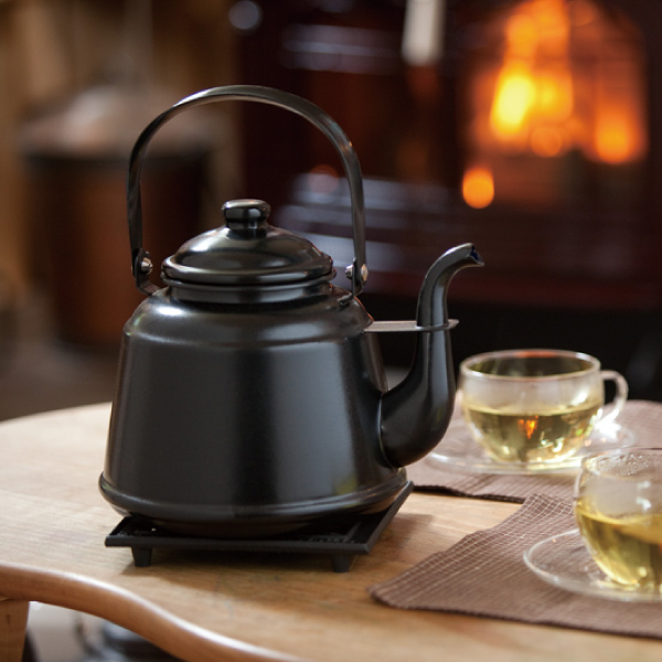 自然大好き！ニッチ・リッチ・キャッチ ケトル ファイヤーサイド