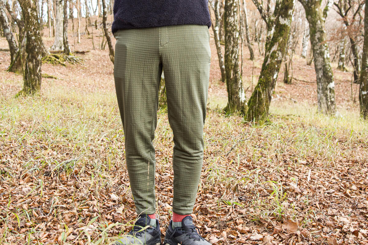 パタゴニア「メンズ・R1 パンツ」レビュー：寒さや蒸れ、タイツの圧迫