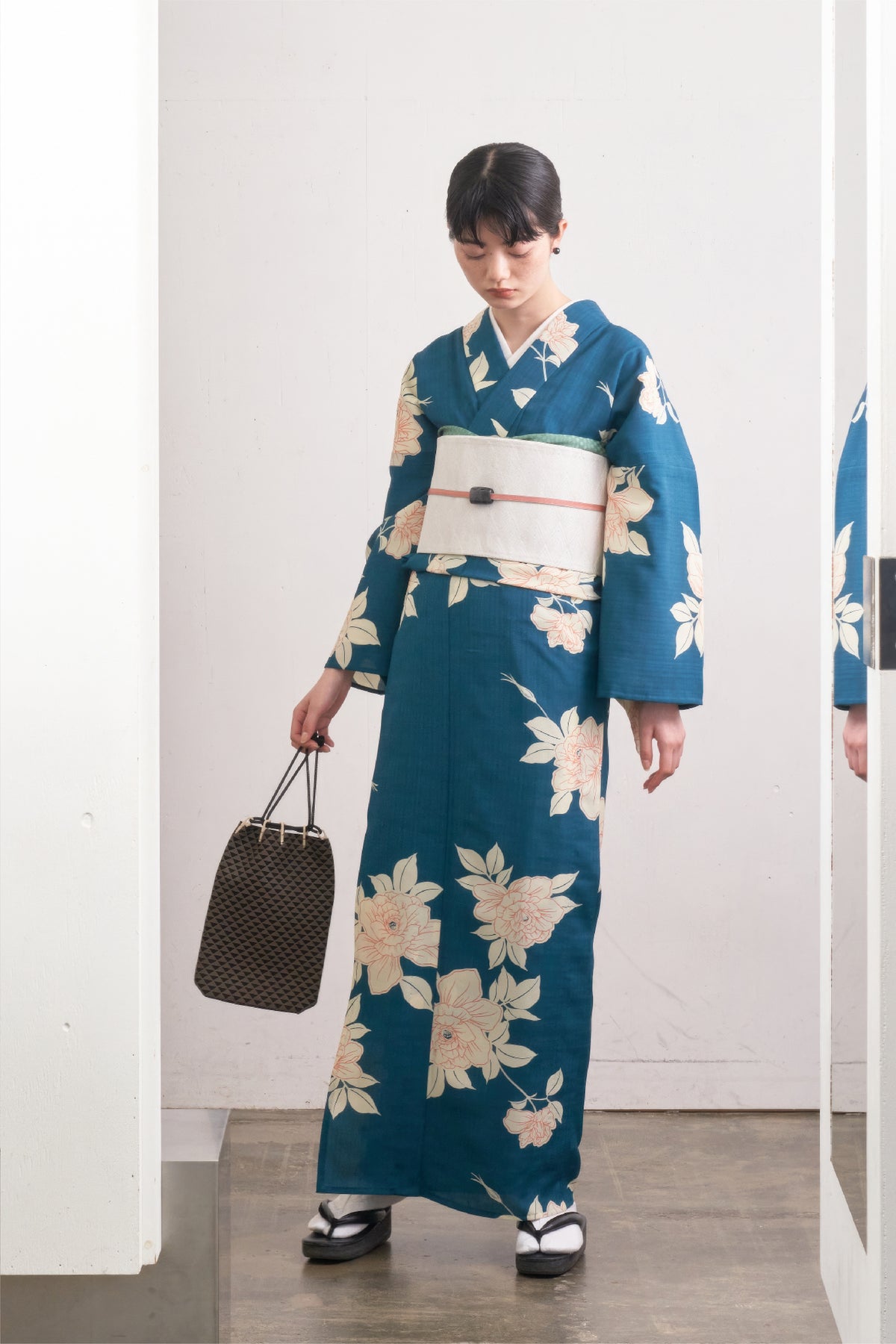 大塚呉服店オリジナル浴衣 バラ ターコイズ