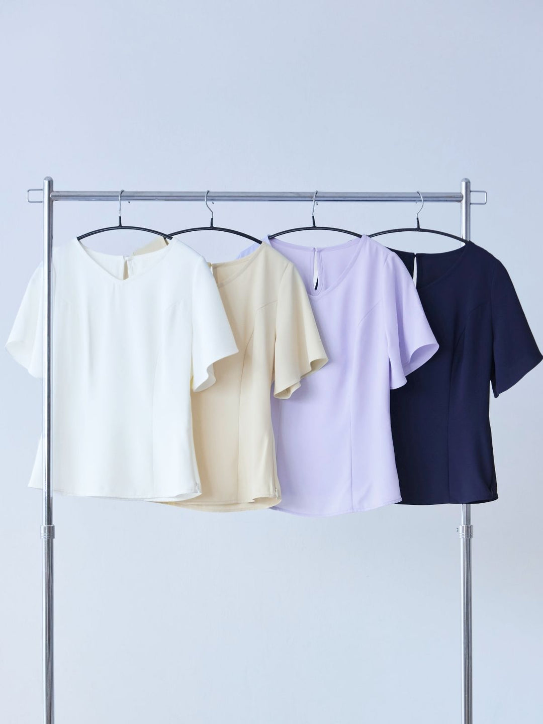 ストレッチフレアスリーブブラウス 25SS：ネイビー│胸が大きな女性の