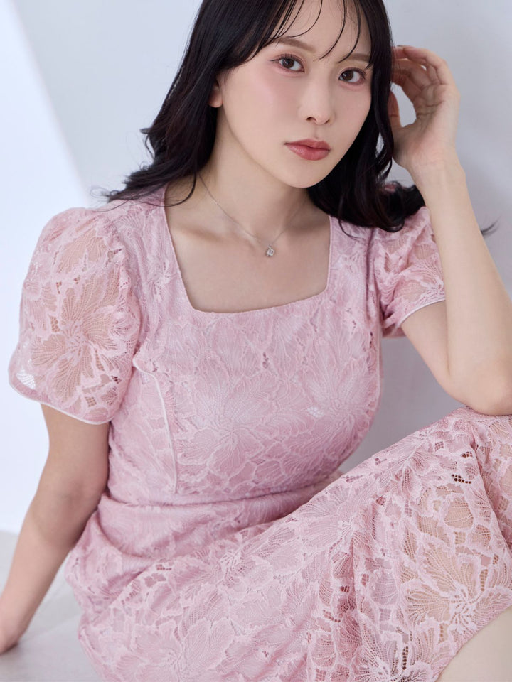 レースパイピングワンピース 25AW：ピンク│胸が大きな女性のための