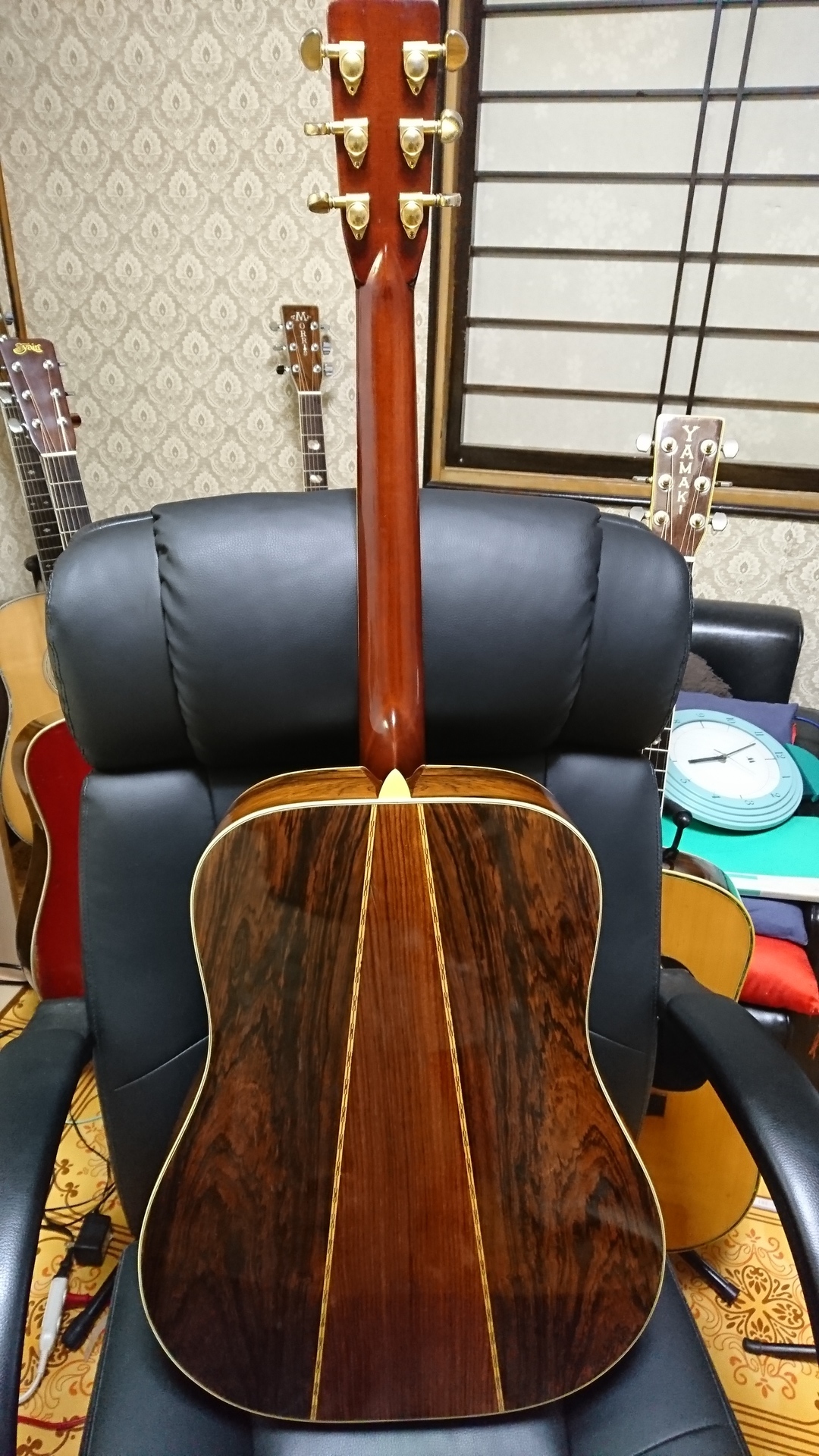 Aria D-60のご紹介♪: オヤジの挑戦TK□趣味のギター弾き語り