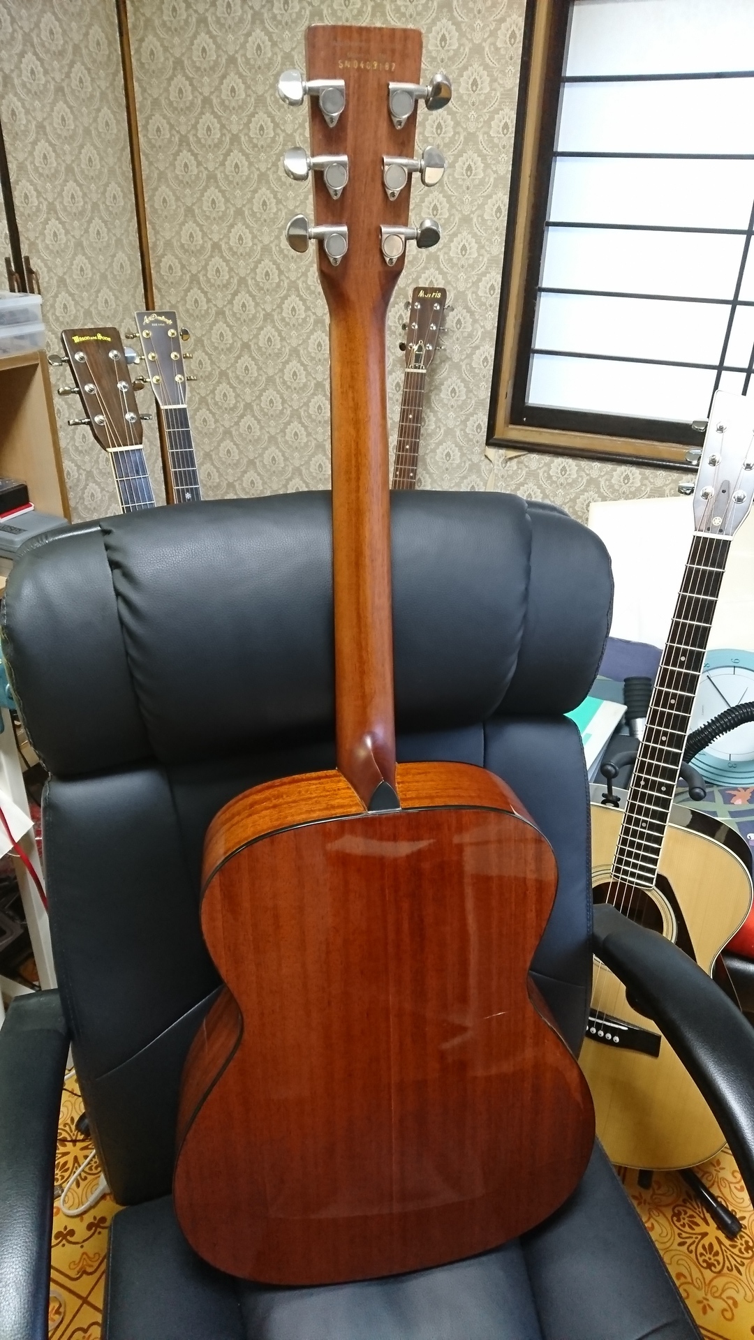 Aria AF-25Nです♬: オヤジの挑戦TK□趣味のギター弾き語り