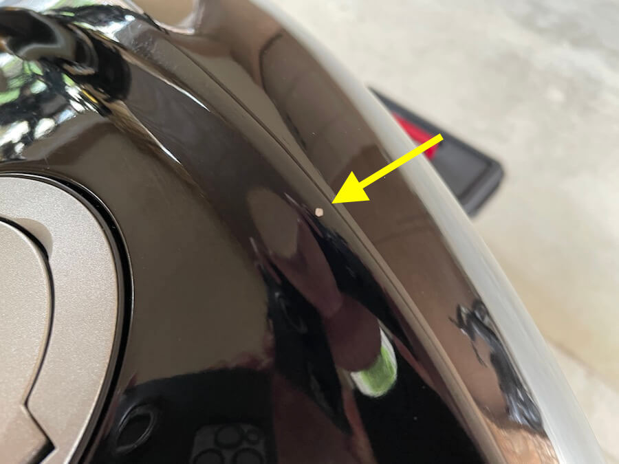 黒のDUCATI】タンク傷の塗装修理をタッチアップペンでDIYしてみた