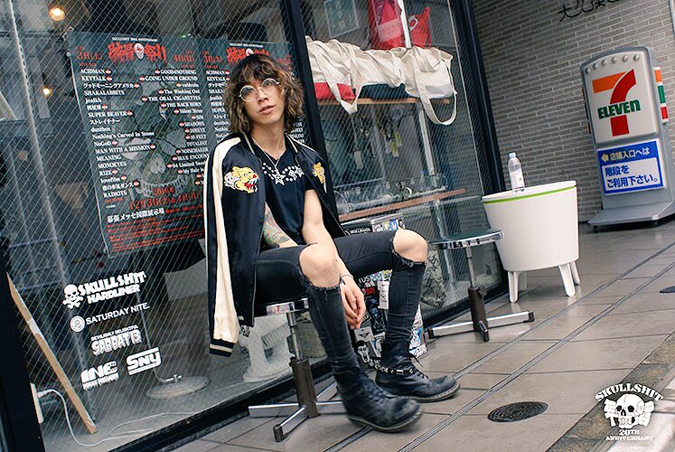 SKULLSHITの新作スカジャンのモデルをさせて頂きました。 スカジャンと