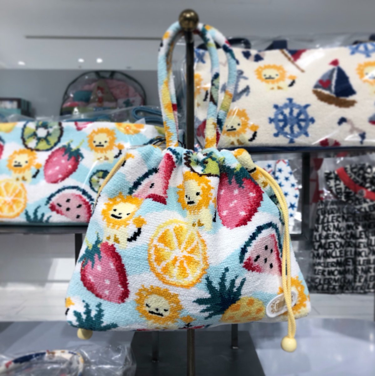 フェイラー＞より＜バーニーズ ニューヨーク ベビー＞のアイコン