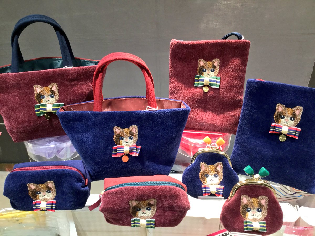 LOVERARY BY FEILER東京駅グランスタ店】ラブラリーキャッツの刺繍商品