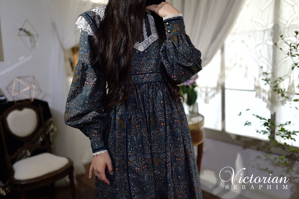 再入荷のお知らせ】 《花々のヴィクトリアンドレス》 オンライン