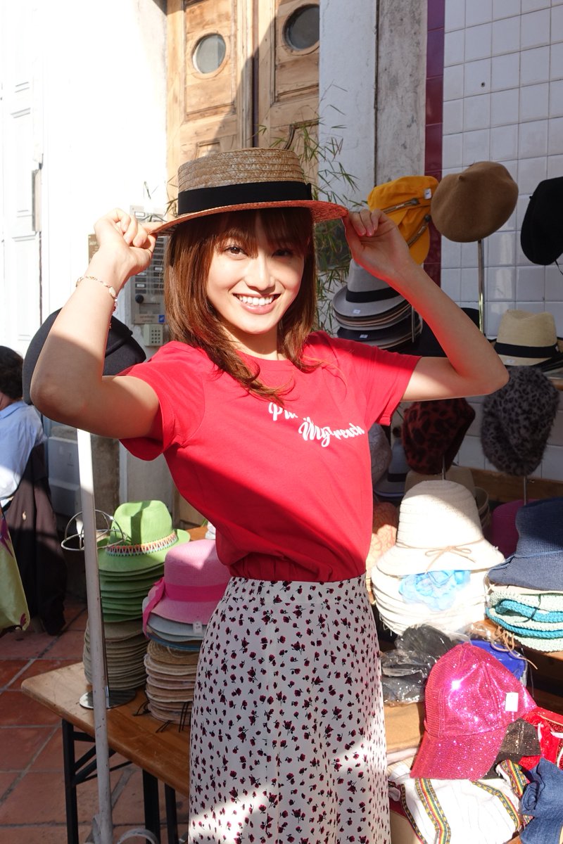 欅坂46守屋茜1st写真集『潜在意識』好評発売中！【公式