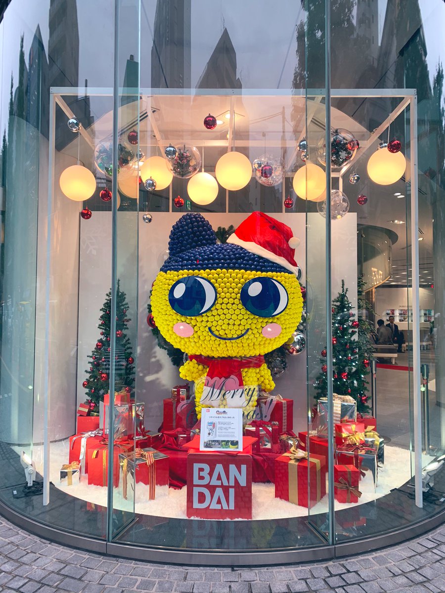 ❣️巨大まめっち登場！❣️】 バンダイ本社には、ガシャポンカプセル