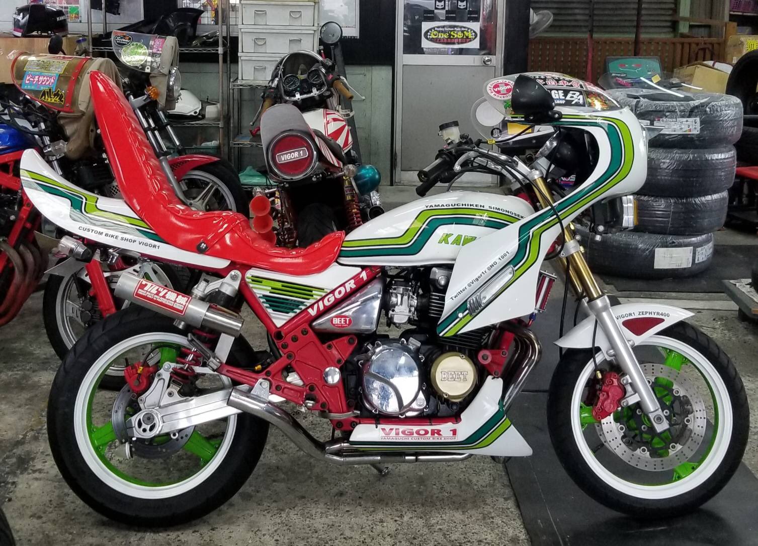 CBX400F 3段シート LV風 三段シート CBX400F 3段シート LV風 三段