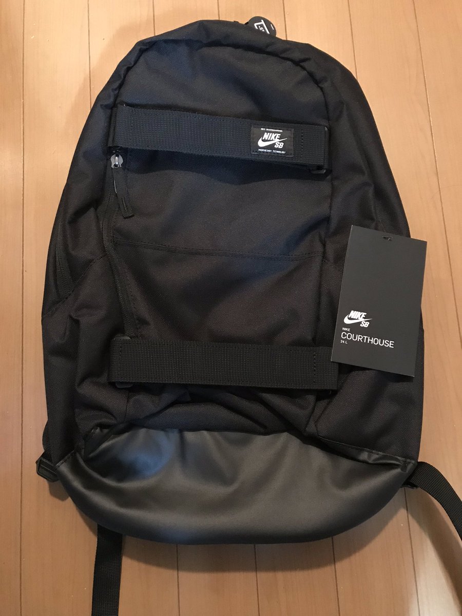 ナイキSBのリュック買ってみました！ スケボー固定用のマジックテープ