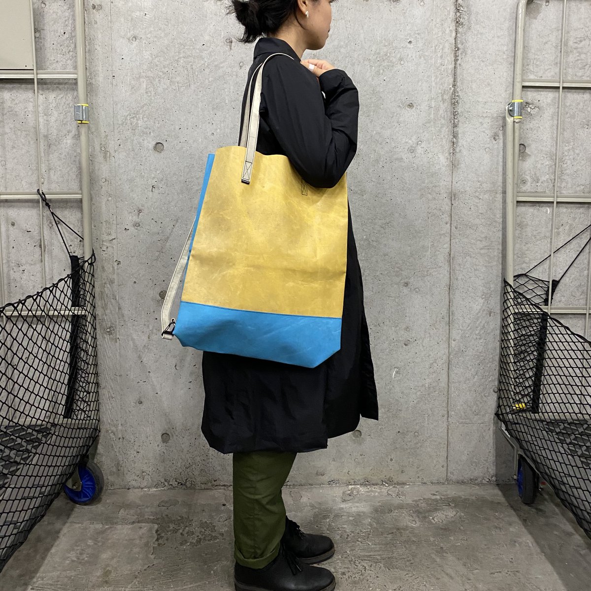 FREITAG メッセンジャーバッグ ホワイト⁄グリーン⁄ピンク FREITAG