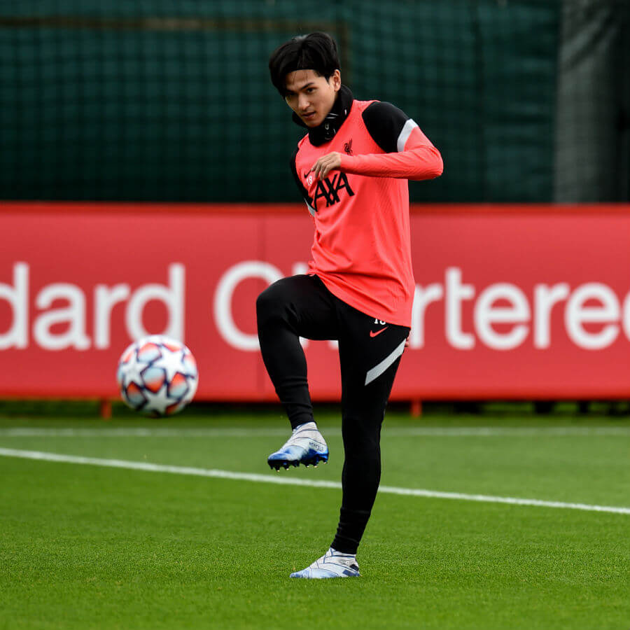 LIVERPOOL 20-21 アパレル】 #チャンピオンズリーグ の練習などでも着