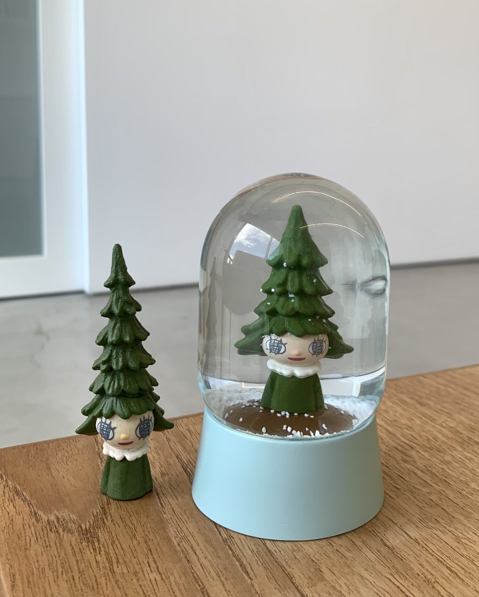 青森県美個展に合わせて県美のショップで発売する森の子スノードーム