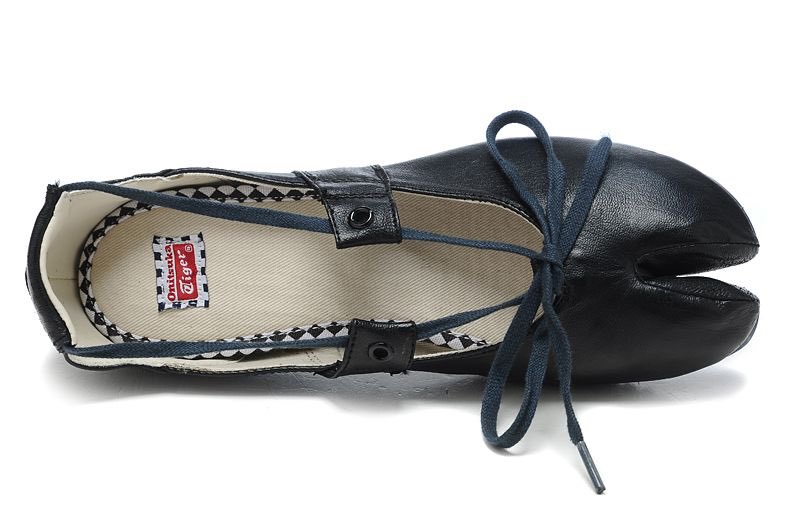 been searching for these onitsuka tiger okatabi sandal for months..