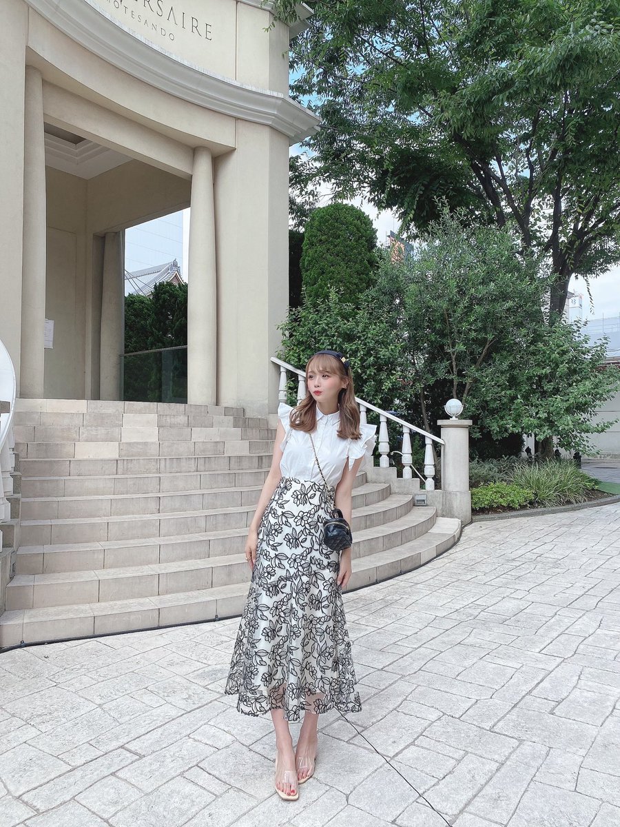 GRLコーデ🕊🤍 ☑︎花柄刺繍バイカラーマーメイドスカート[tu368