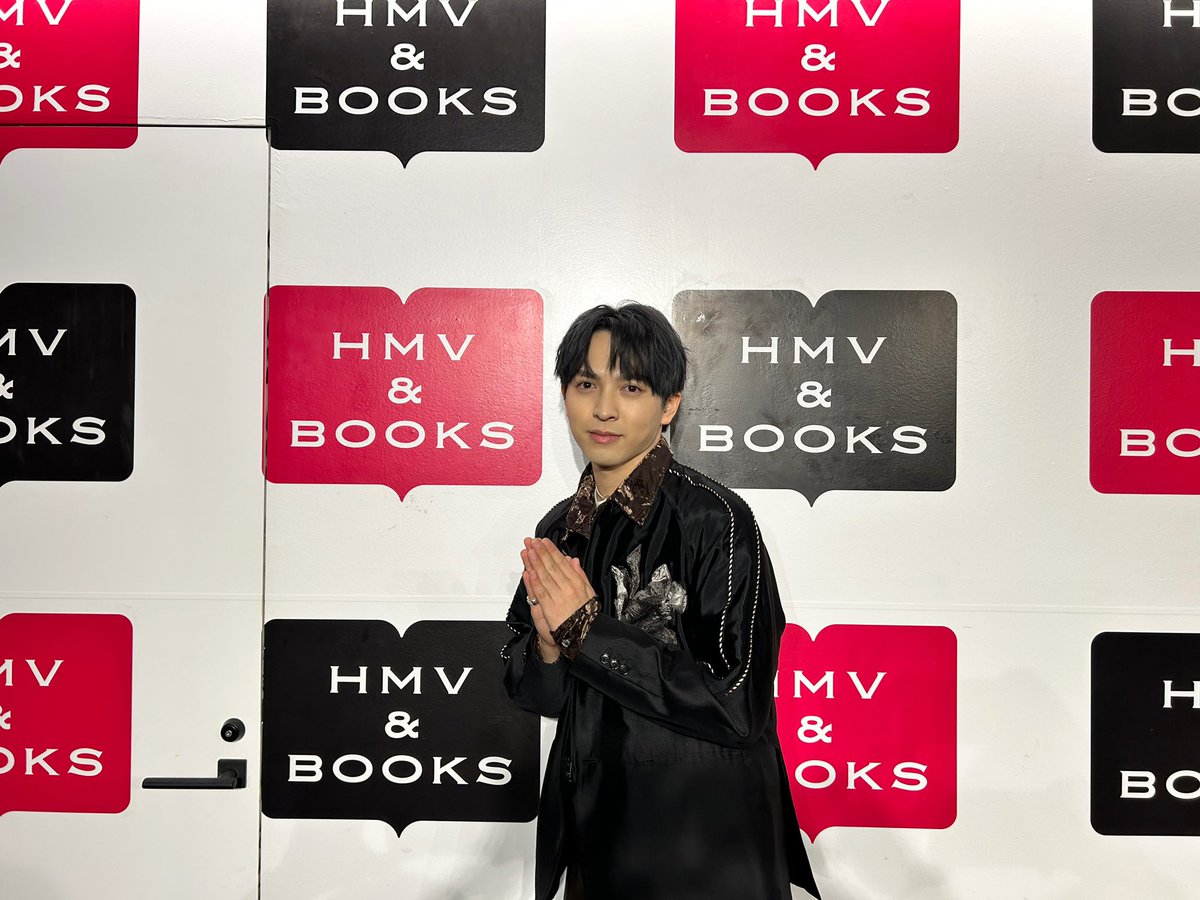 M!LK写真集 『M!LK 10th ANNIVERSARY PHOTOBOOK 〜パリじゃん〜』 個別