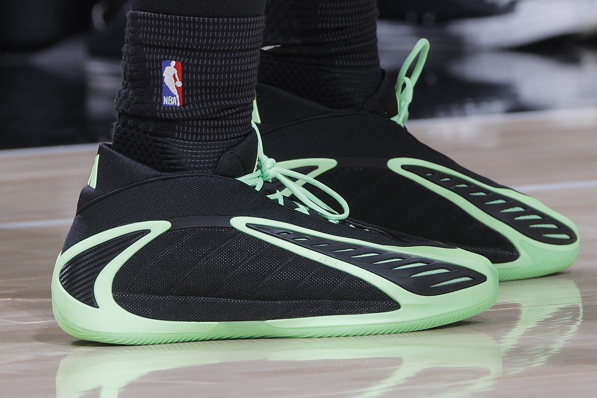 Anthony Edwards debuted the adidas AE 2 “Lime Burst” in the win