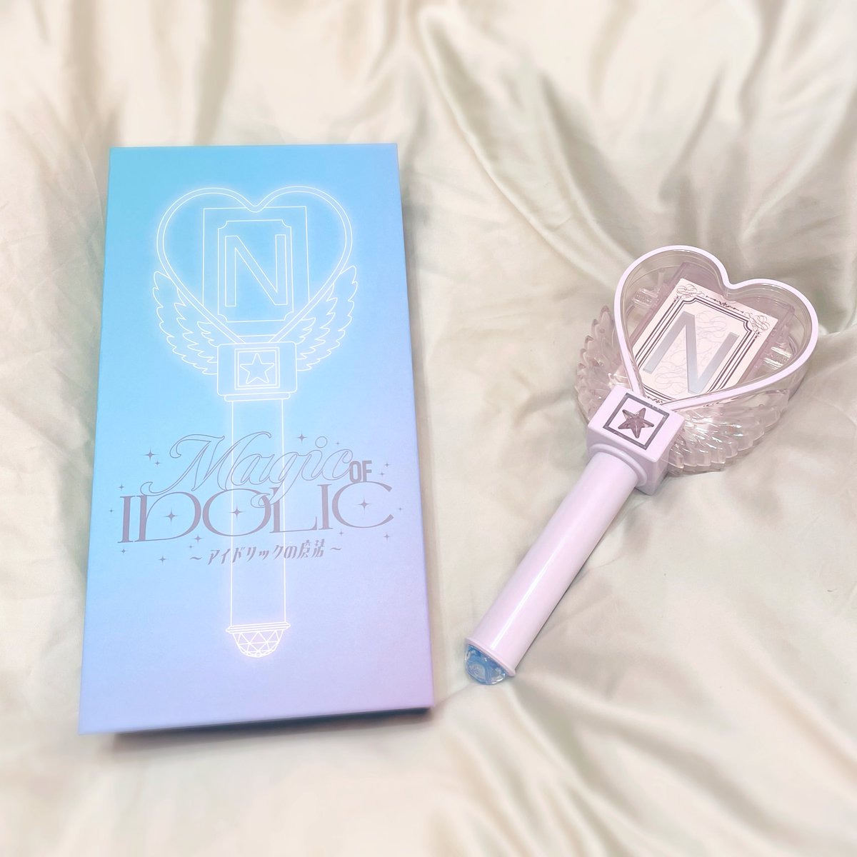 中島健人くんの最新型ライトスティック〝IDOLICの魔法〟が立派な箱に