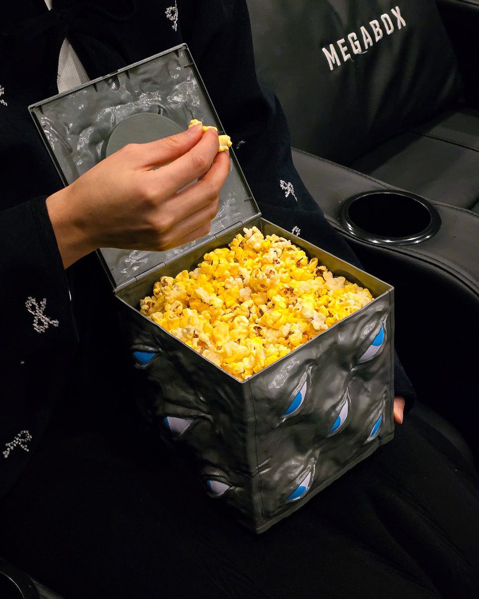 韓国のMEGABOXで発売される呪術廻戦の獄門疆ポップコーンバケットとか