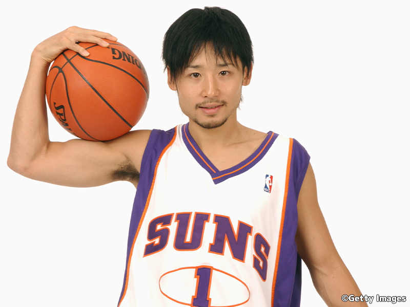 🏀ピックアップ🏀 サンズ公式が田臥勇太の写真を投稿…背番号「1」に