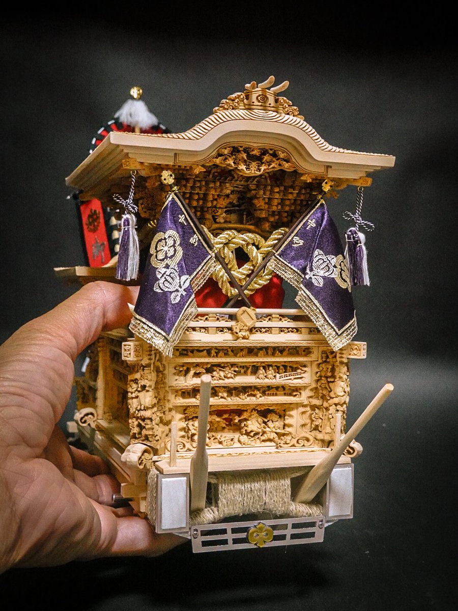 岸和田 中町だんじり1/20モデル どっしりとした最近の新調だんじりとは