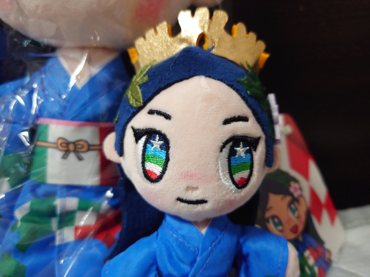 イタリア館で今日買ったイタリアちゃんのぬいぐるみとマスコット
